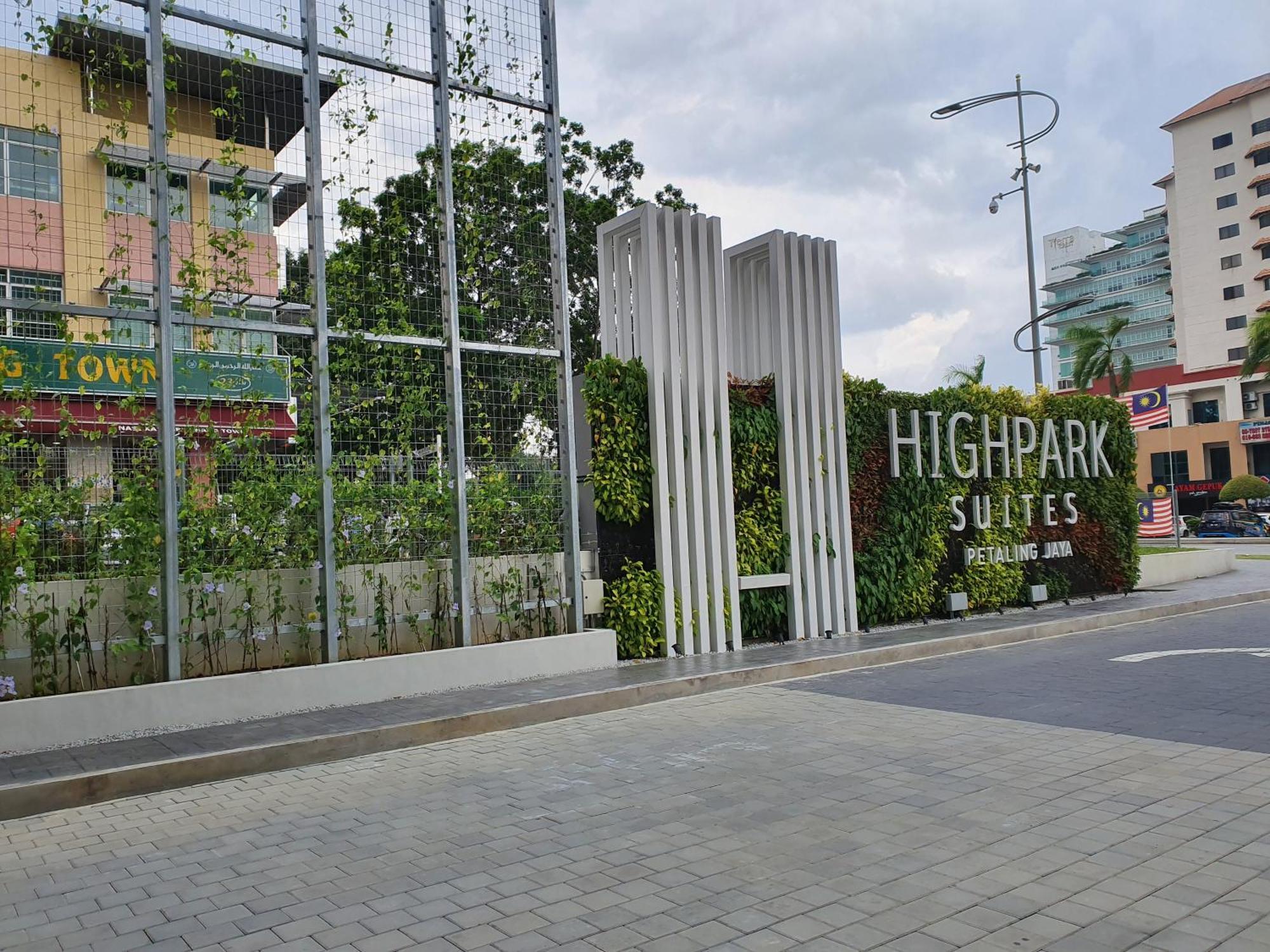 Highpark Suites At Petaling Jaya, Kelana Jaya By Plush Dış mekan fotoğraf